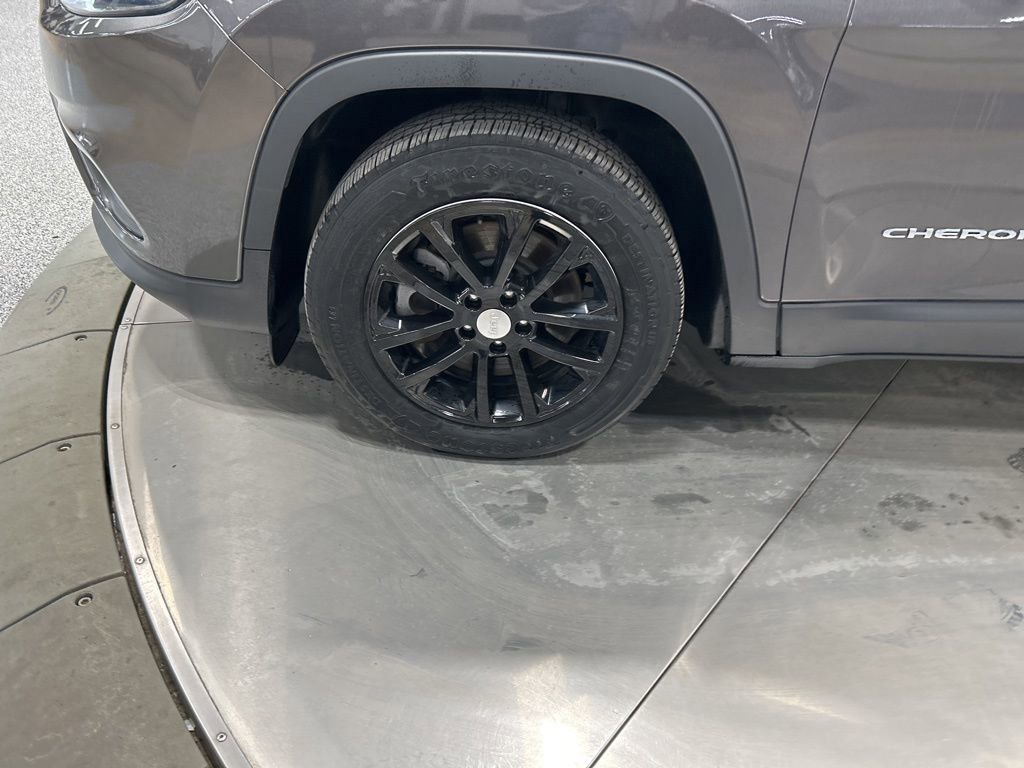 Used 2019 Jeep Cherokee Latitude Plus image 23