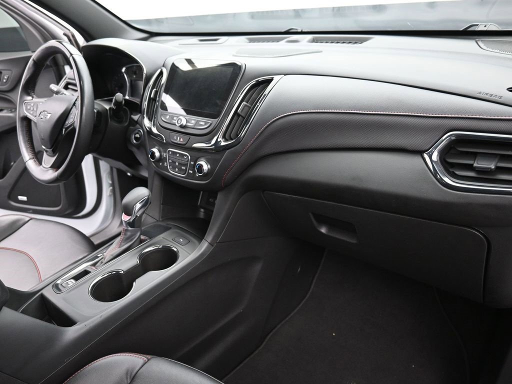 Used 2022 Chevrolet Equinox RS w/ RS Leather Package image 10
