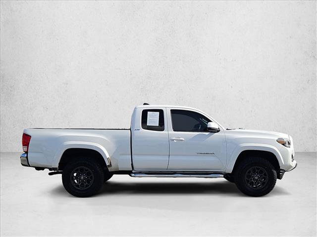 Used 2017 Toyota Tacoma SR5 w/ Tow Package AWD/4WD image 4
