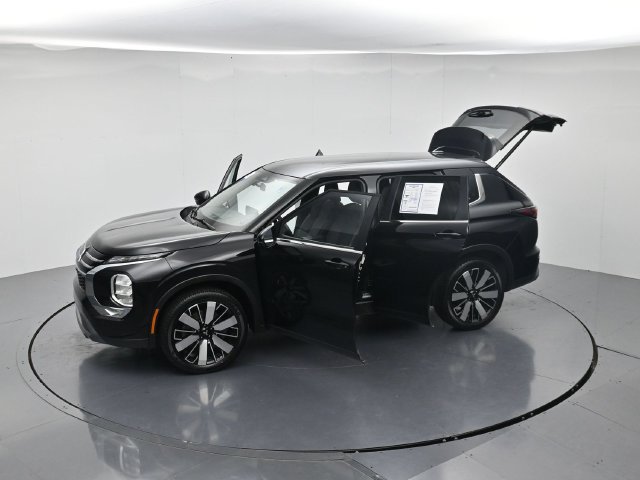 Used 2025 Mitsubishi Outlander SE FWD image 51