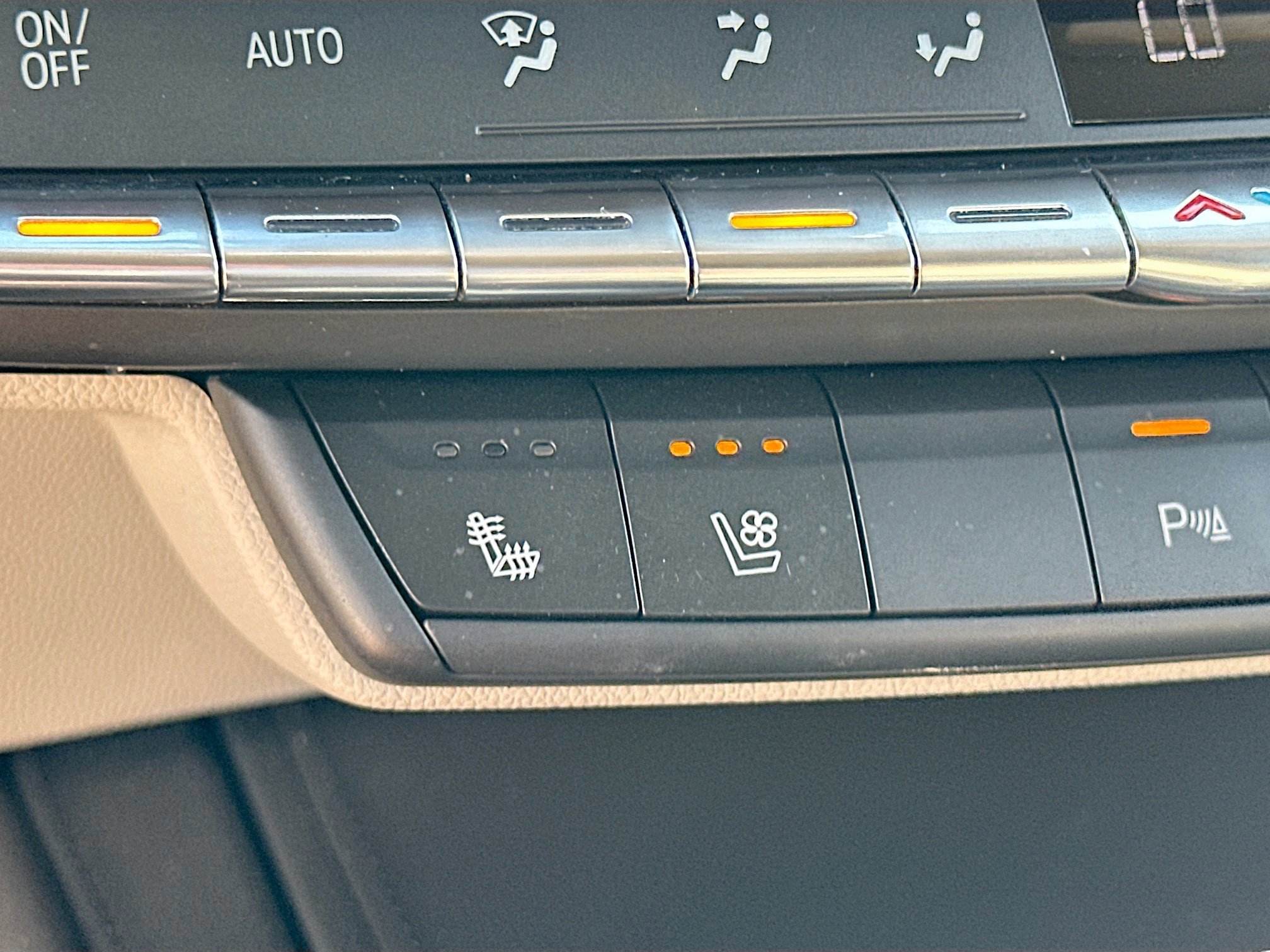 Used 2019 Cadillac XT4 Premium Luxury image 21