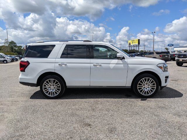 Certified 2022 Ford Expedition Limited AWD/4WD image 3