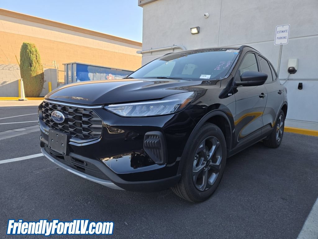 Certified 2025 Ford Escape ST-Line AWD/4WD image 2