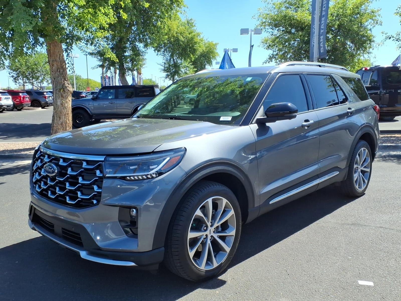 Certified 2025 Ford Explorer Platinum w/ Ultimate Package AWD/4WD image 8