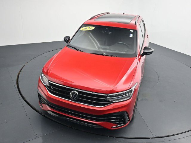 Used 2024 Volkswagen Tiguan SE R-Line FWD image 33