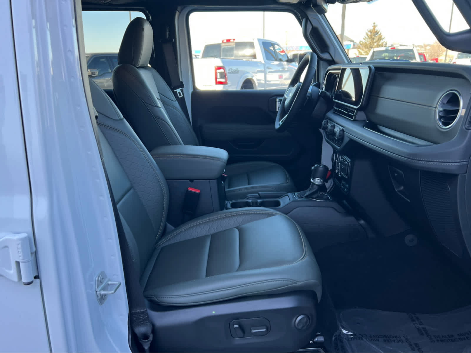 Used 2024 Jeep Wrangler High Altitude image 17