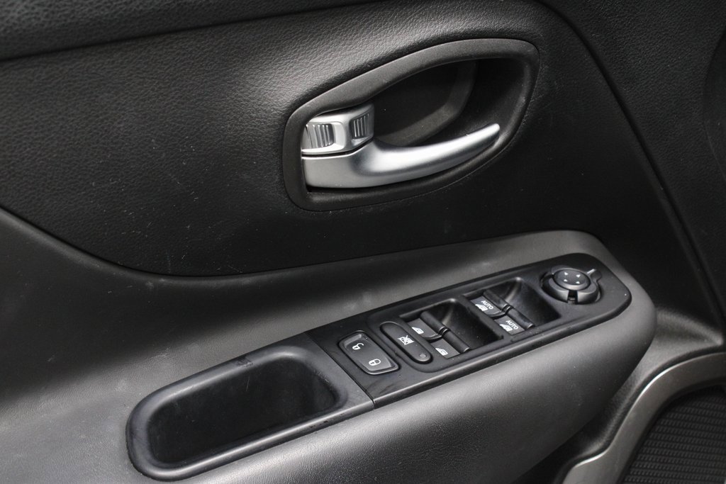 Used 2020 Jeep Renegade Limited w/ LED Lighting Group image 22