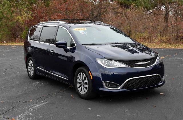 Used 2020 Chrysler Pacifica Touring-L image 1