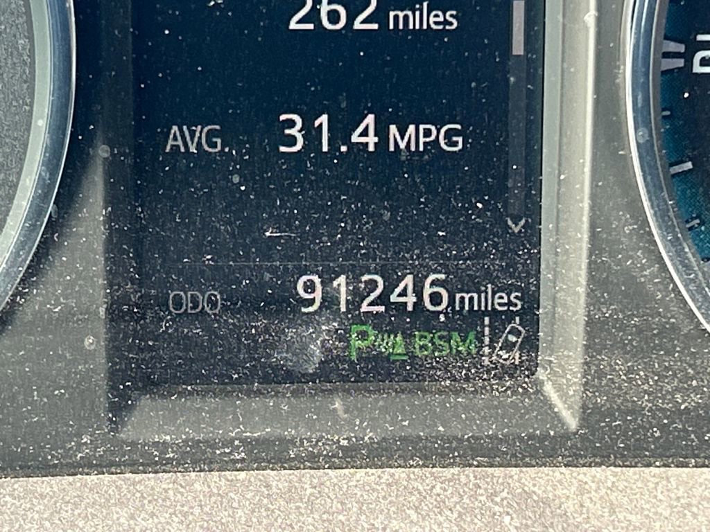 Used 2018 Toyota RAV4 Limited image 23