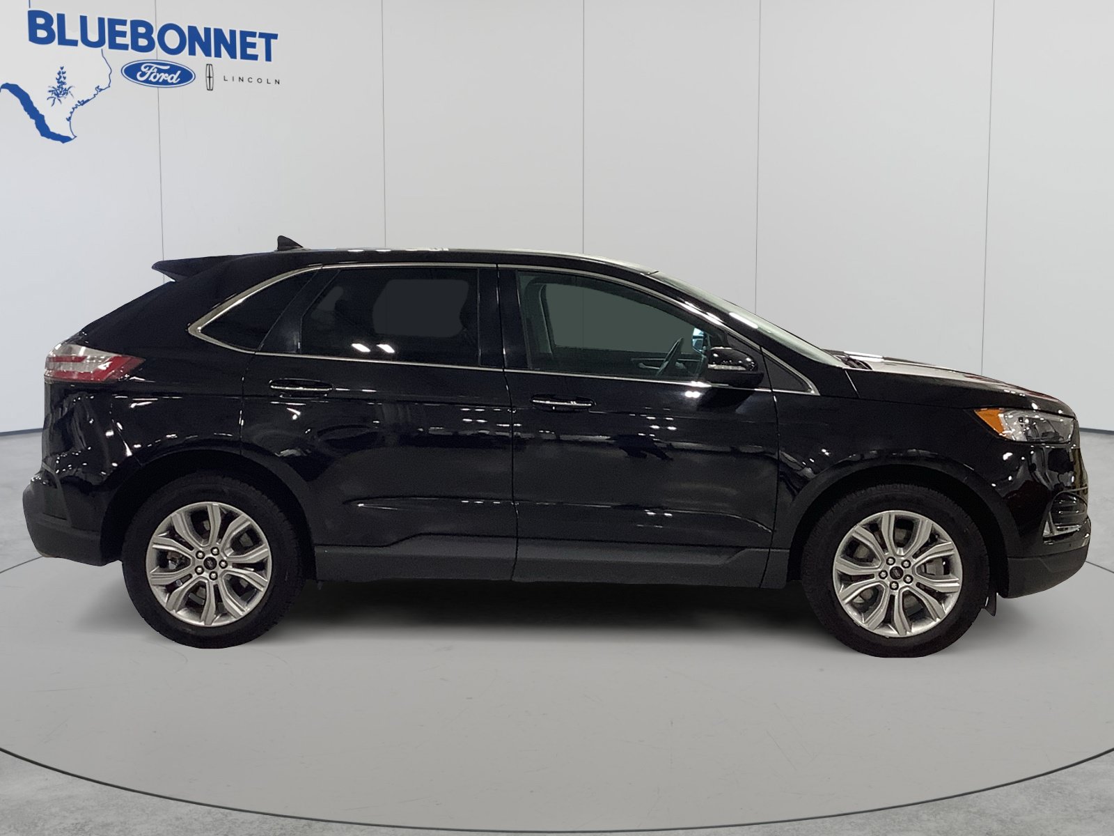 Certified 2023 Ford Edge Titanium AWD/4WD image 4