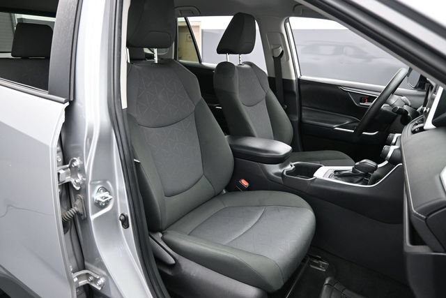 Used 2024 Toyota RAV4 XLE FWD image 29