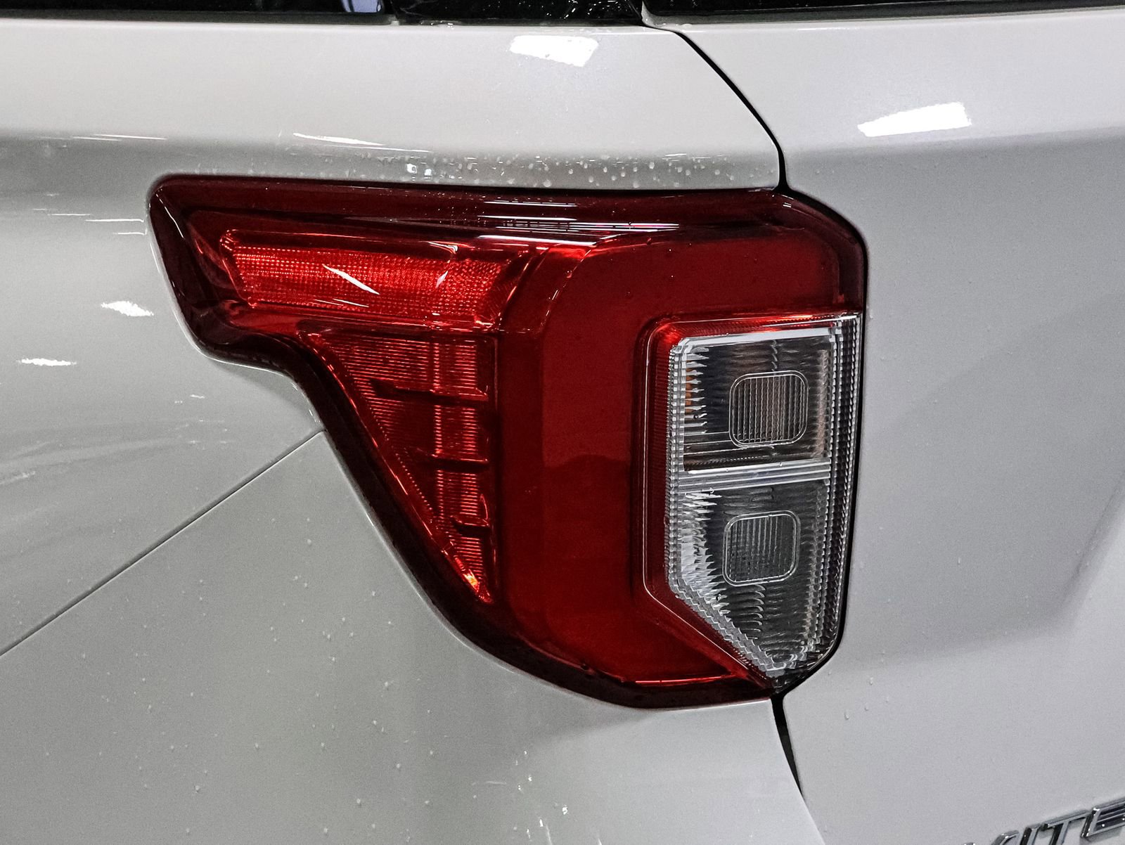 Certified 2023 Ford Explorer Limited w/ Limited Technology Package AWD/4WD image 15