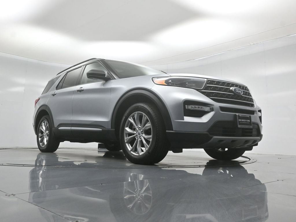 Certified 2023 Ford Explorer XLT w/ Equipment Group 202A AWD/4WD image 46