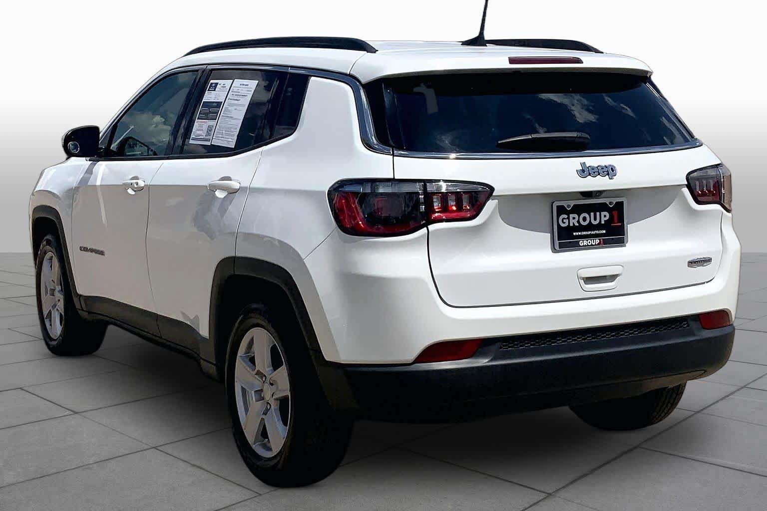 Used 2022 Jeep Compass Latitude FWD image 12