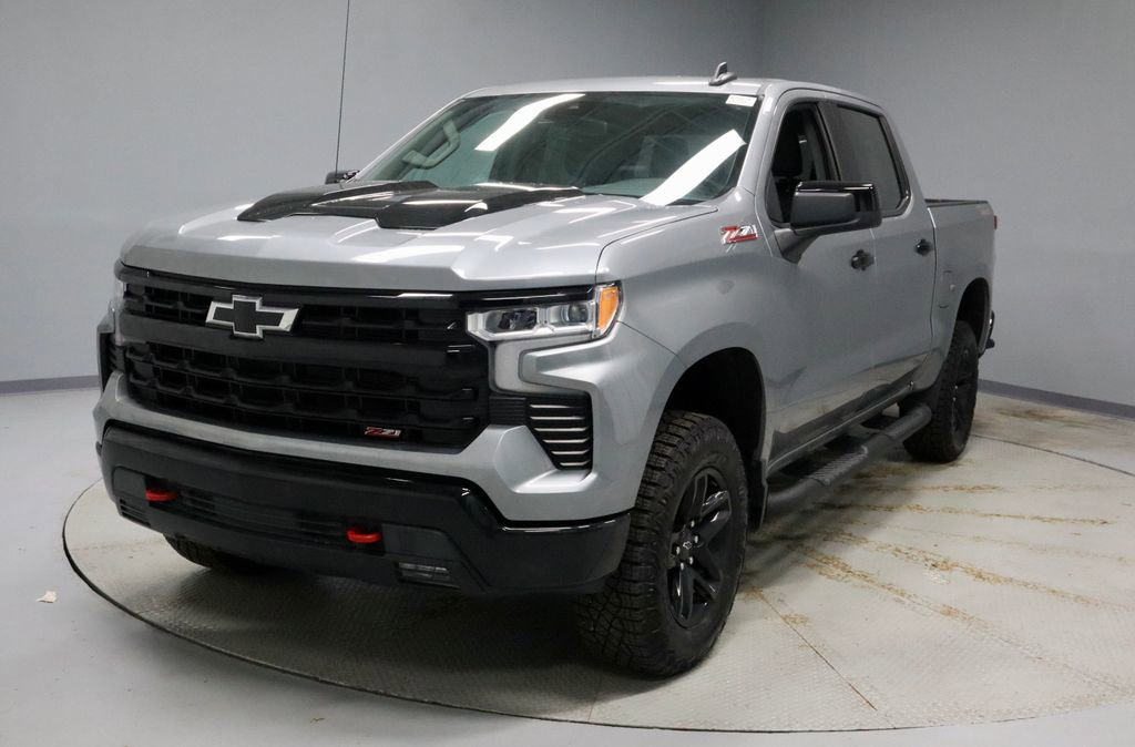 Used 2025 Chevrolet Silverado 1500 LT Trail Boss w/ Convenience Package II image 7