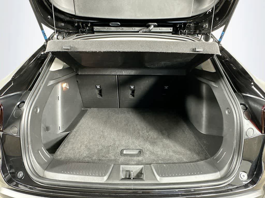 Used 2025 Chevrolet Trax LT w/ LT Convenience Package FWD image 20