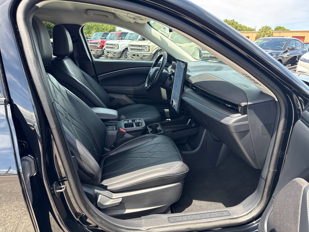 Certified 2025 Ford Mustang Mach-E Select w/ Comfort Package Lite RWD image 27