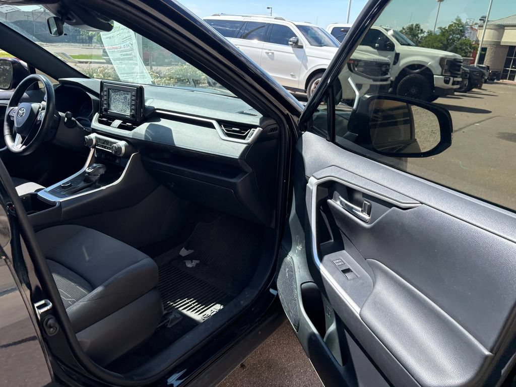 Used 2022 Toyota RAV4 SE w/ Convenience Package AWD/4WD image 29