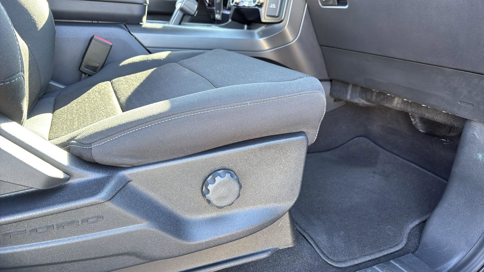 Certified 2024 Ford F150 XLT w/ XLT Black Appearance Package image 25