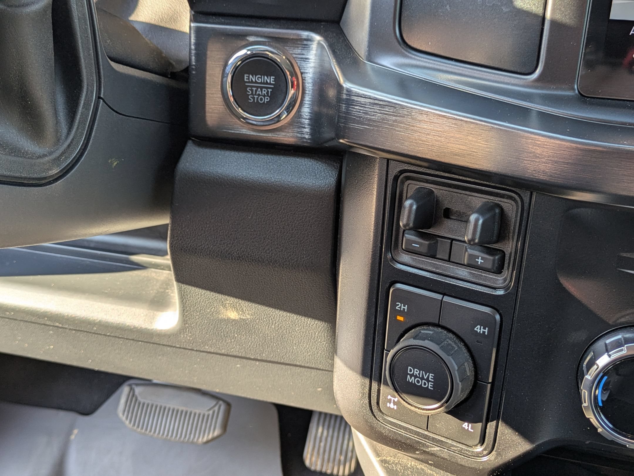Certified 2025 Ford F250 Lariat w/ Chrome Package AWD/4WD image 26