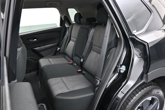 Used 2025 Nissan Rogue SV FWD image 26