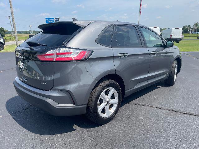 Certified 2024 Ford Edge SE image 4