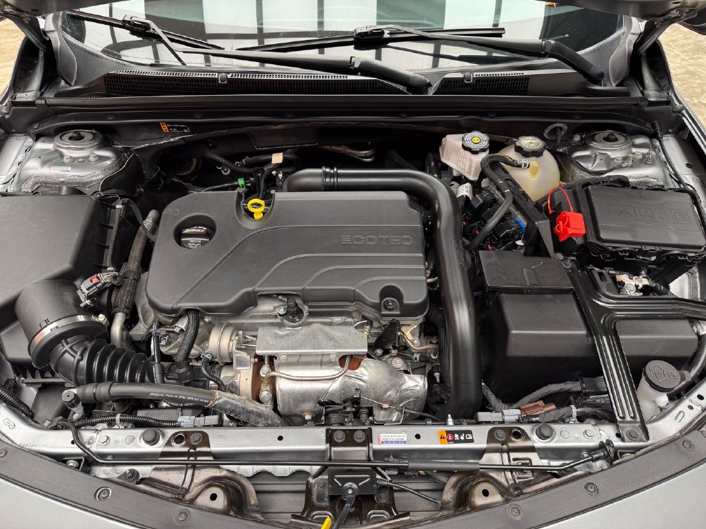 Used 2025 Chevrolet Malibu LT FWD image 28
