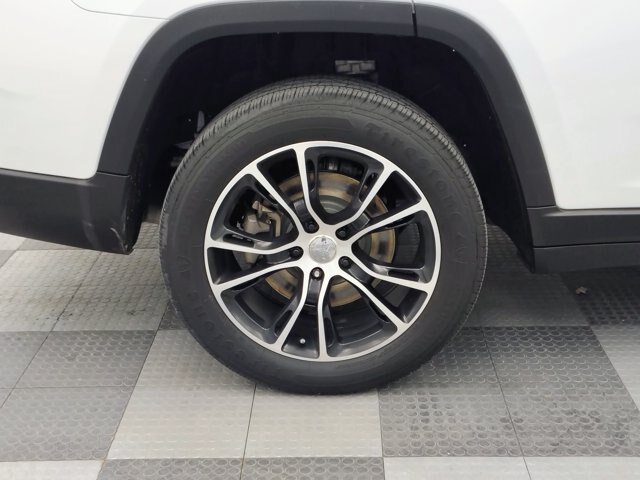 Used 2022 Jeep Grand Cherokee L Limited AWD/4WD image 12
