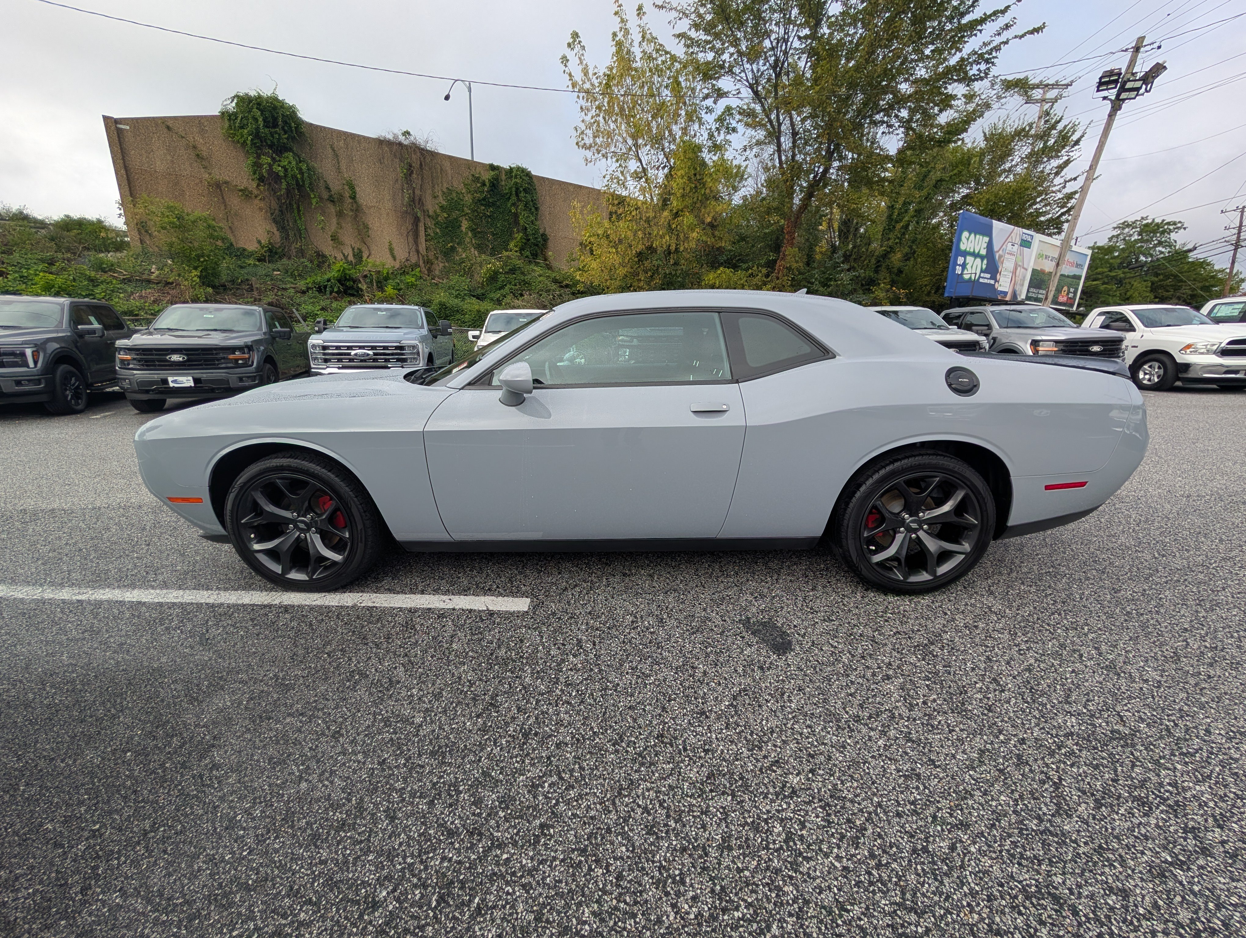 Used 2020 Dodge Challenger SXT w/ Blacktop Package RWD image 3