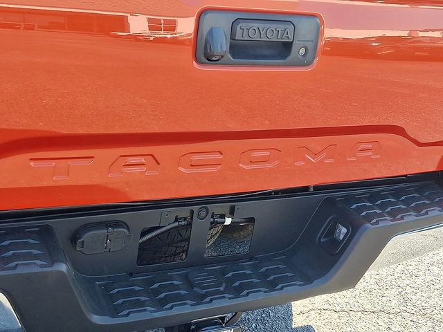 Used 2017 Toyota Tacoma SR5 w/ Tow Package AWD/4WD image 30