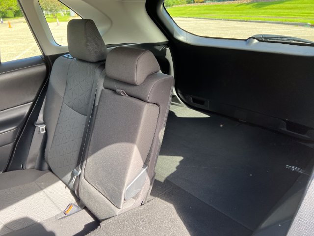 Used 2025 Toyota RAV4 XLE AWD/4WD image 27