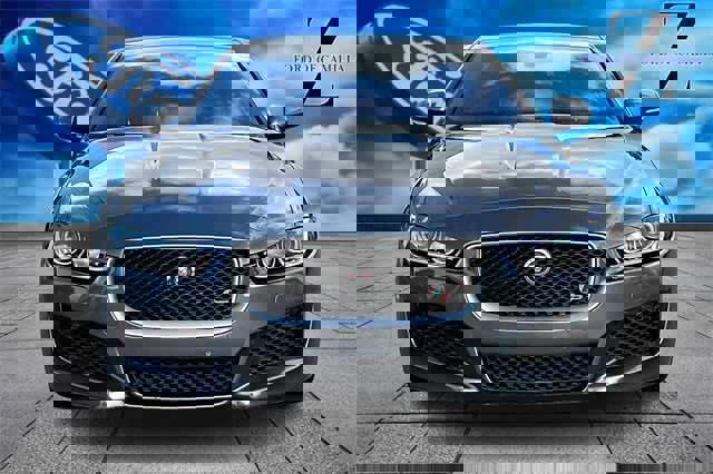 Used 2018 Jaguar XE S image 3