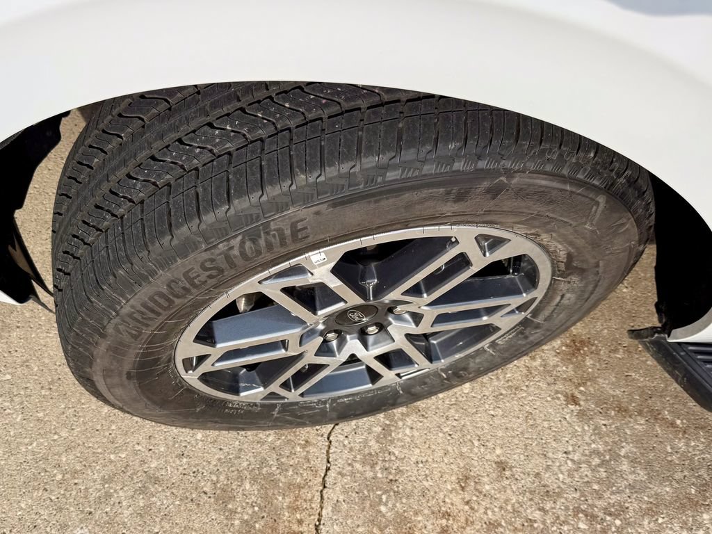 Certified 2025 Ford Expedition Active AWD/4WD image 45