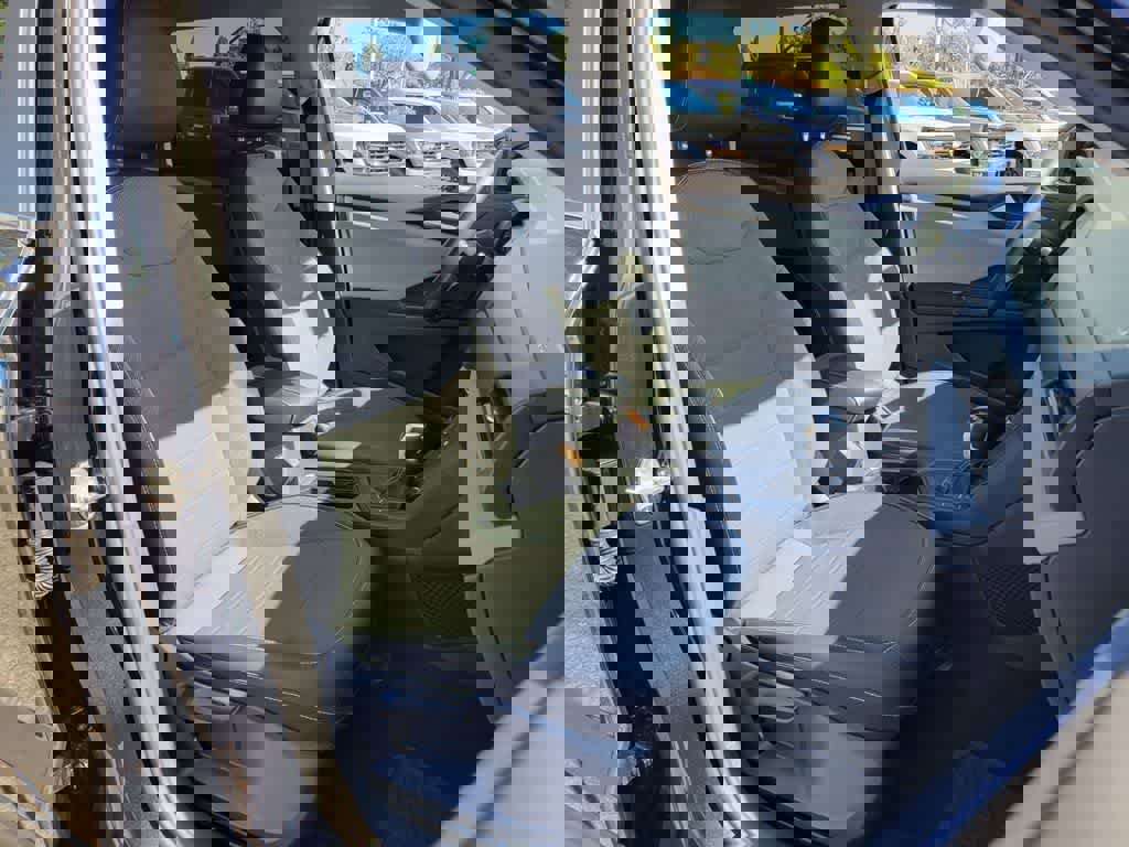 Used 2022 Volkswagen Taos SE FWD image 17