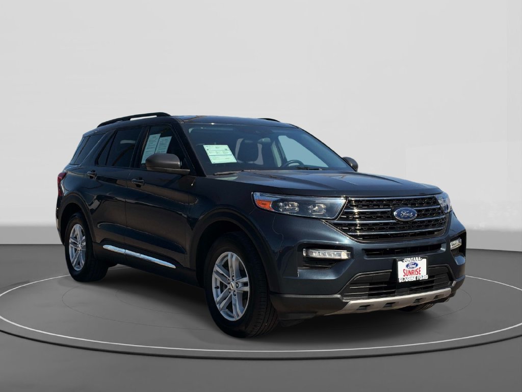Certified 2023 Ford Explorer XLT w/ Equipment Group 202A RWD image 3