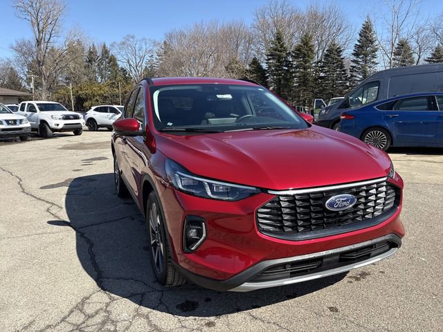 Certified 2023 Ford Escape Platinum w/ Class II Trailer Tow Package image 2