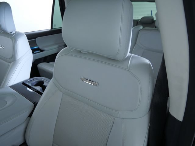 Certified 2025 Ford Expedition Platinum AWD/4WD image 18