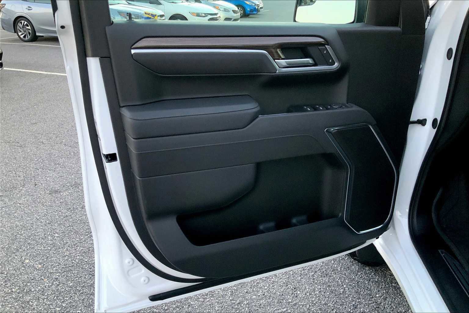 Used 2025 Chevrolet Silverado 1500 RST w/ Protection Package image 19