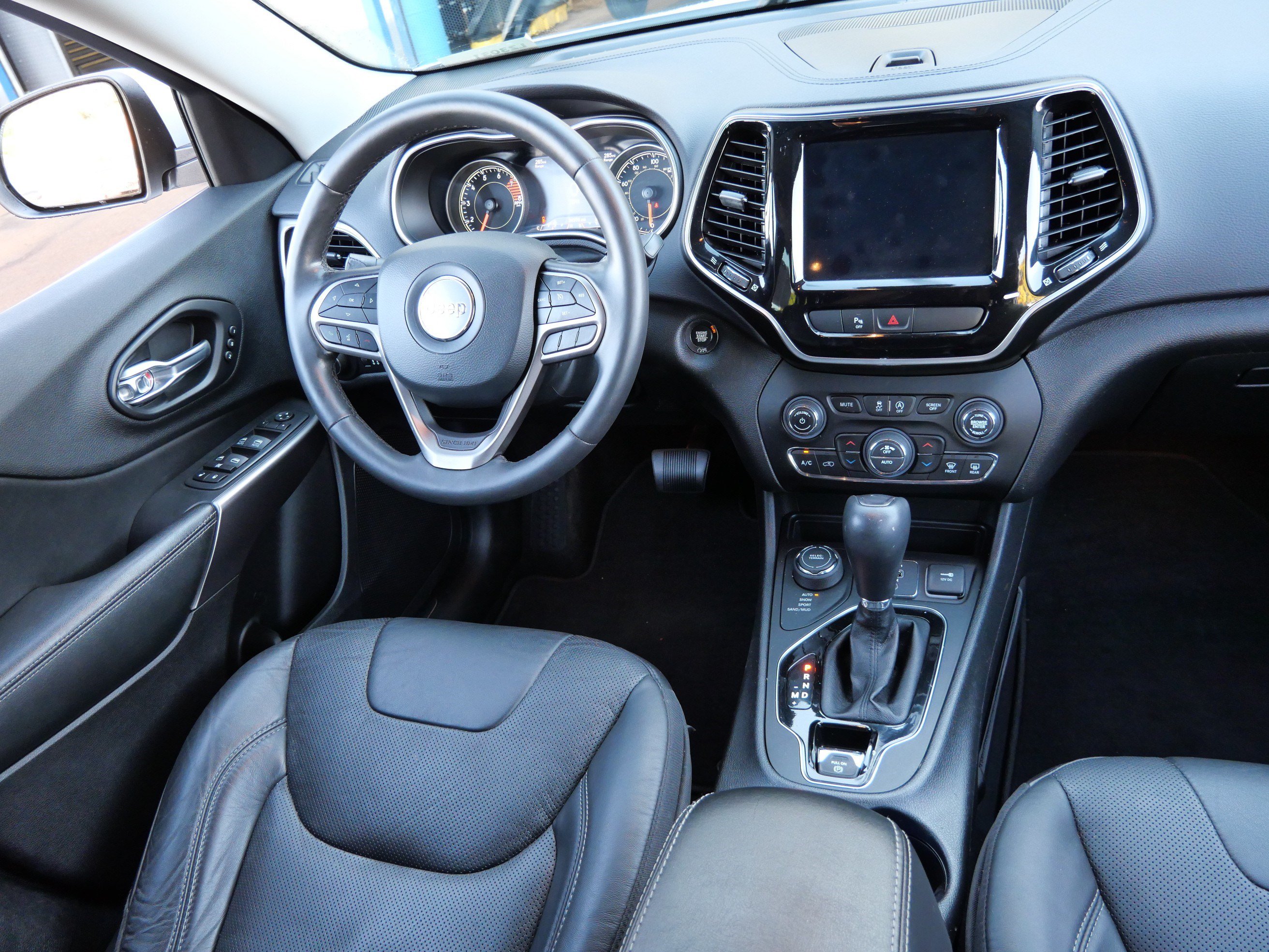 Used 2020 Jeep Cherokee Limited AWD/4WD image 9