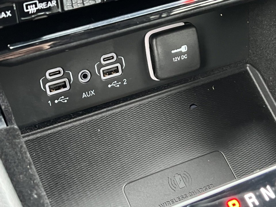 Used 2022 Jeep Grand Cherokee Laredo w/ Luxury Tech Group I image 24