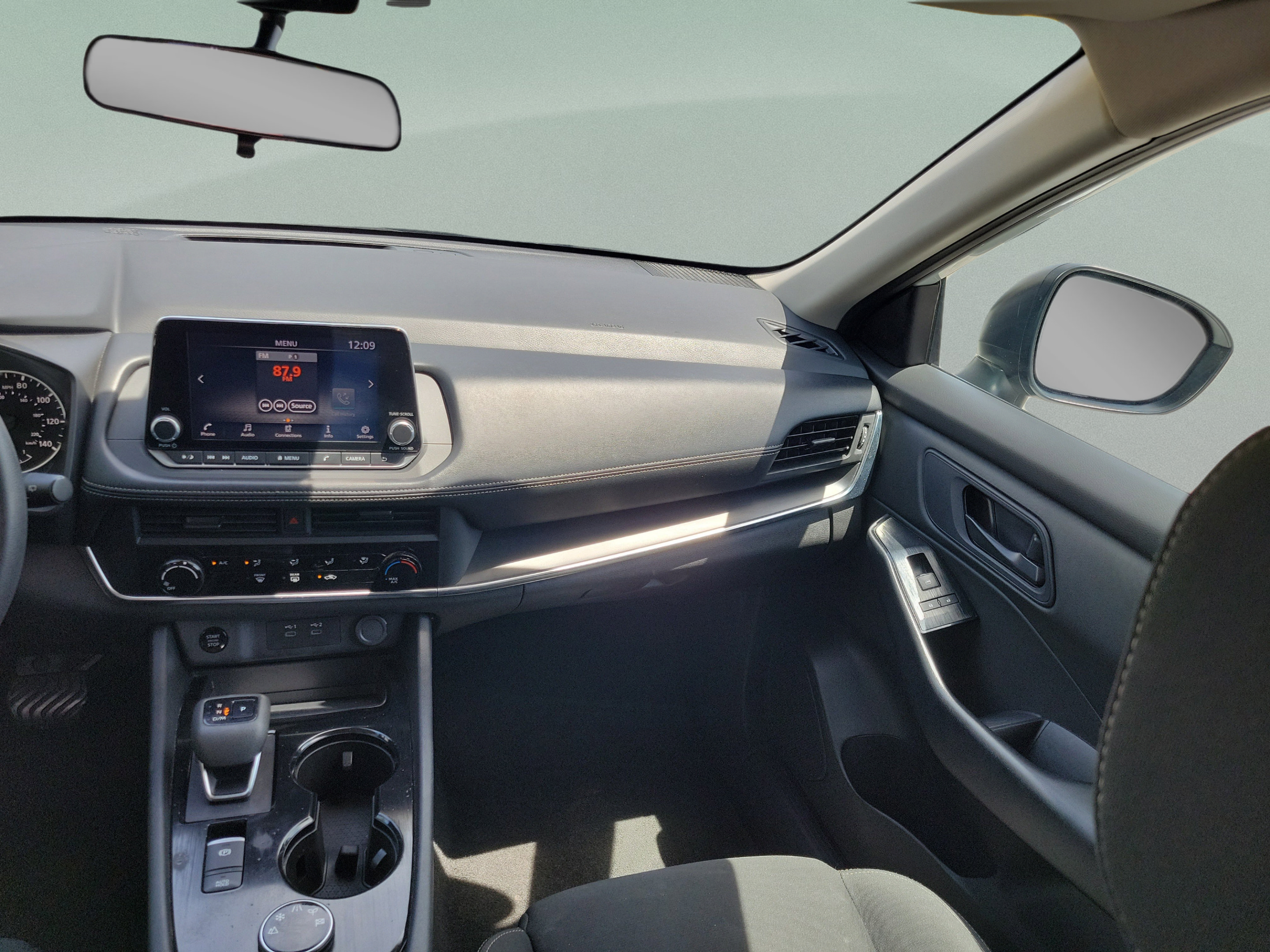 Used 2024 Nissan Rogue S AWD/4WD image 7