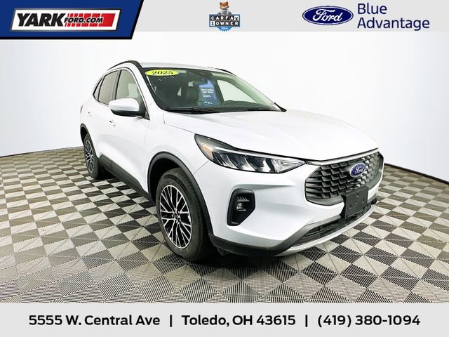 Certified 2025 Ford Escape SE w/ Class II Trailer Tow Package