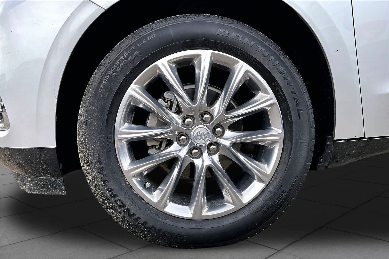 Used 2020 Buick Enclave Essence FWD image 11