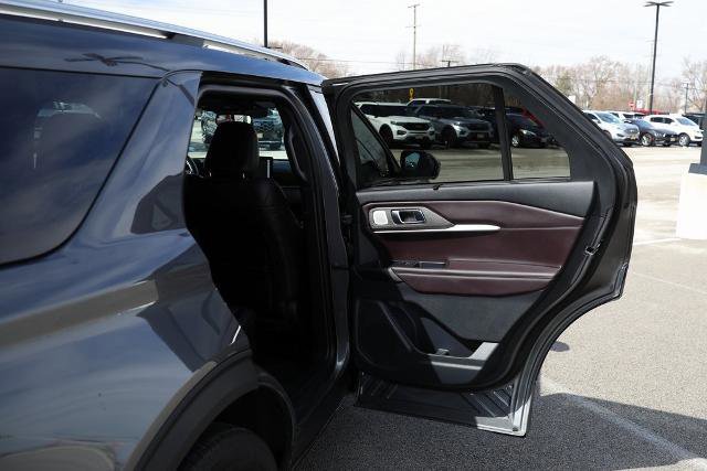 Certified 2025 Ford Explorer Platinum image 38