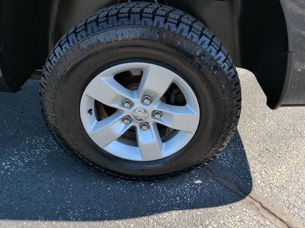 Used 2019 RAM 1500 Express AWD/4WD image 12