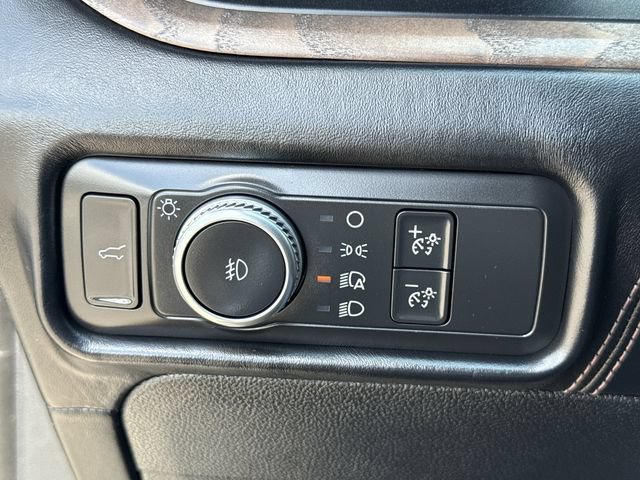 Certified 2020 Ford Explorer Platinum w/ Premium Technology Package AWD/4WD image 25