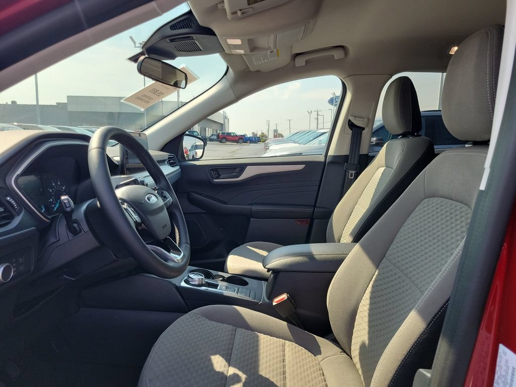 Certified 2022 Ford Escape SE w/ Cold Weather Package AWD/4WD image 18