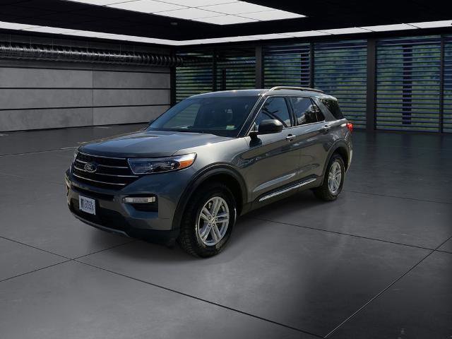 Certified 2023 Ford Explorer XLT w/ Equipment Group 202A image 3