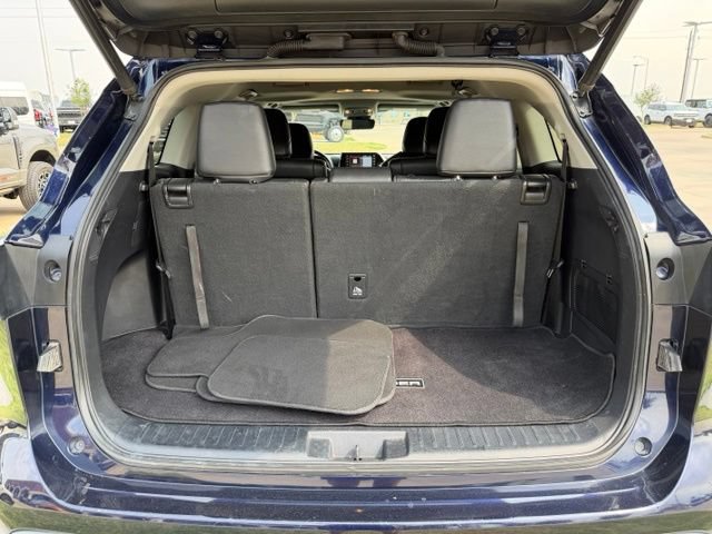 Used 2020 Toyota Highlander XLE AWD/4WD image 9