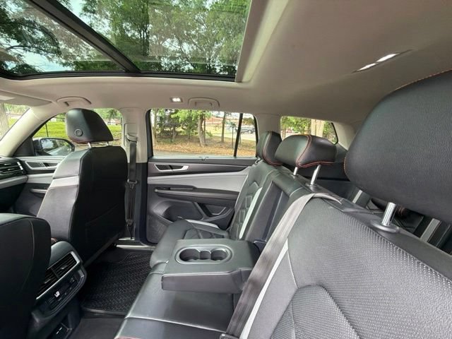 Used 2024 Volkswagen Atlas Peak Edition SE AWD/4WD image 22